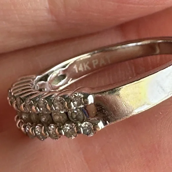 Diamond & Silver 14 K  gold engagement Ring - Picture 4 of 10